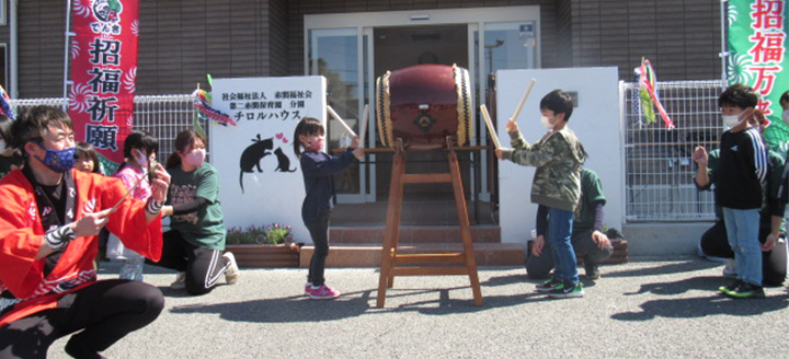 保育園野外行事で和太鼓体験