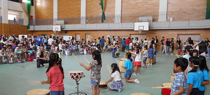 小学校PTA主催行事で和太鼓体験