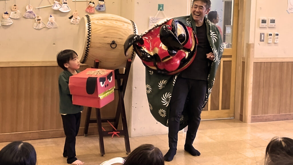 保育園公演｜でか獅子と園児自作の獅子舞